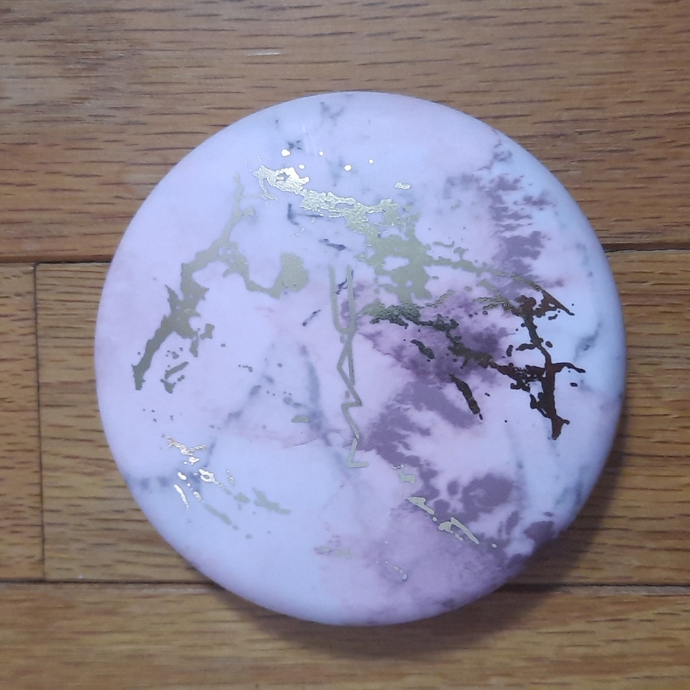 MAC iridescent powder